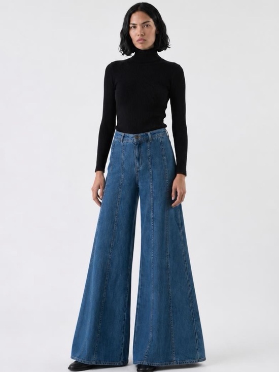 Free People Denim - FREE PEOPLE Very Rare Like New Super Wide Leg flare Jeans in Medium Wash 4